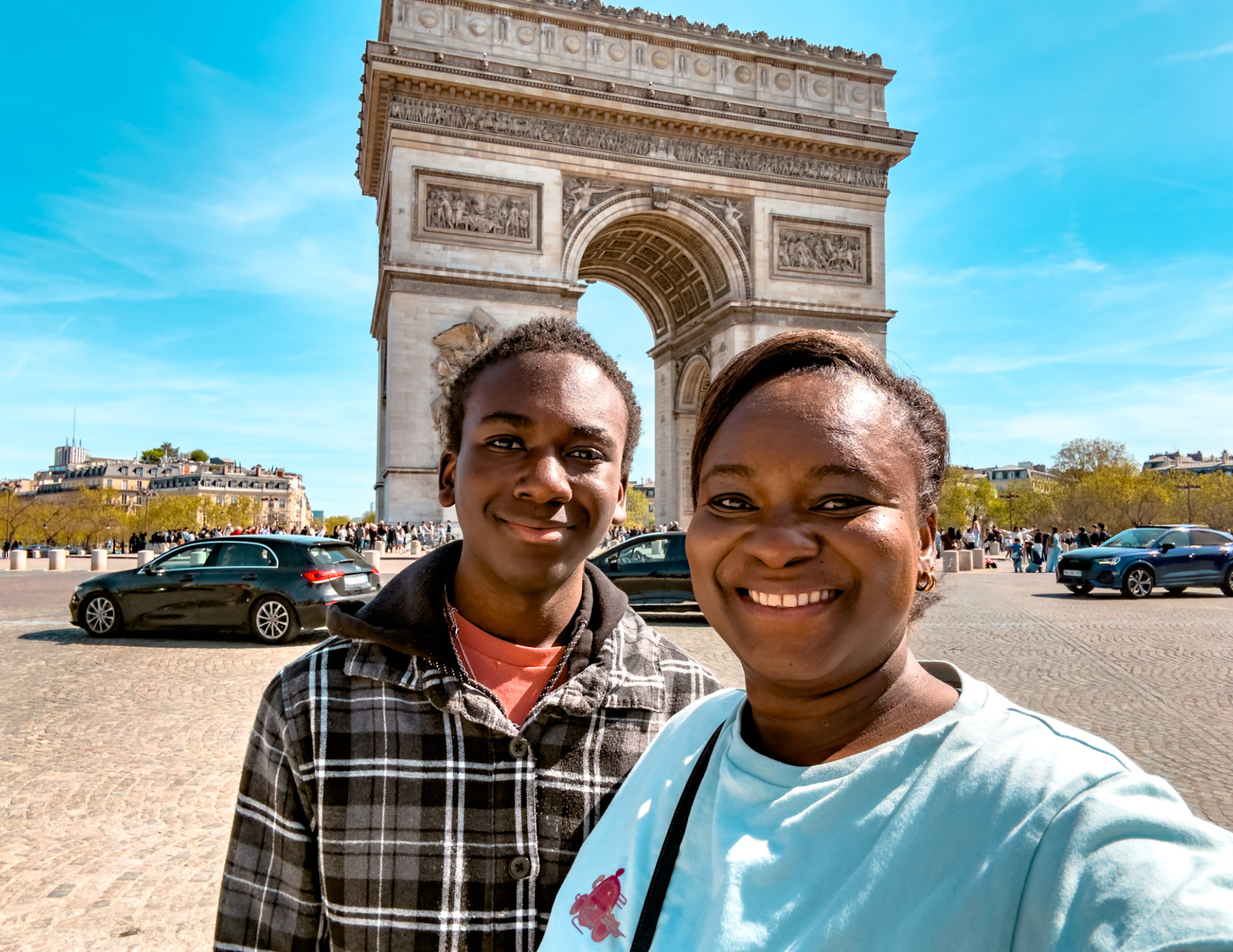 Paris Travel Guide (17).png